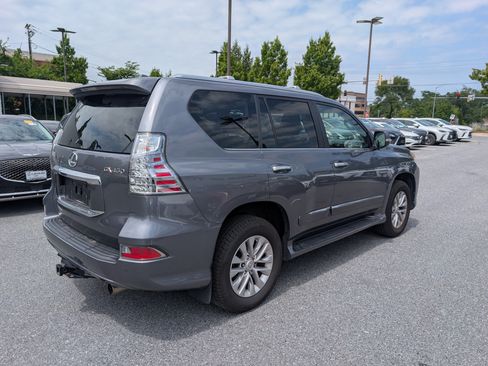 Used 2017 Lexus GX 460 Premium w/ Premium Package AWD/4WD image 3