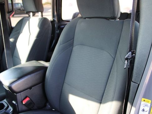 Used 2020 Jeep Wrangler Unlimited Sport image 21