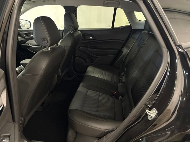 Used 2025 Chevrolet Trax LT FWD image 27