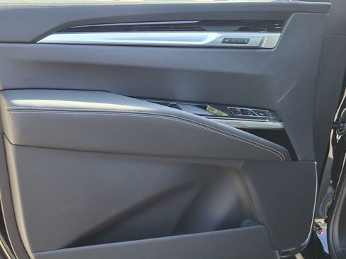 New 2025 Cadillac Escalade Luxury image 18