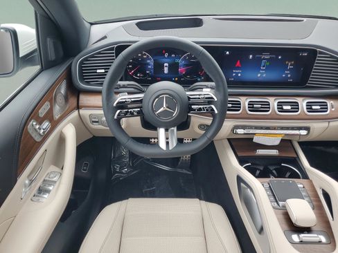 Certified 2026 Mercedes-Benz GLS 580 4MATIC image 17