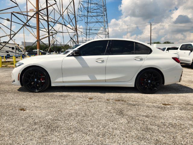 Used 2025 BMW M340i w/ Premium Package RWD image 4
