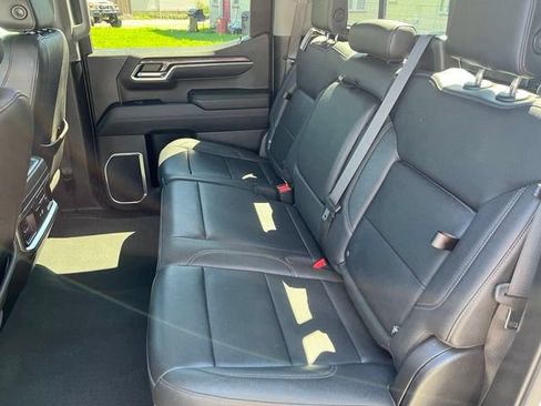 Used 2023 Chevrolet Silverado 1500 LTZ w/ LTZ Convenience Package II AWD/4WD image 18