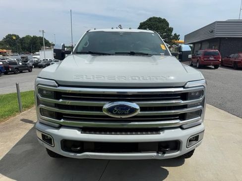 Used 2025 Ford F250 Platinum w/ Platinum Plus Package AWD/4WD image 3
