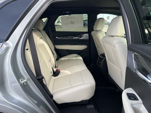 New 2026 Cadillac XT5 Sportv w/ LPO, Floor Liner Package image 24