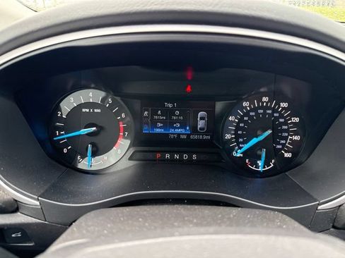 Used 2016 Ford Fusion SE w/ SE Cold Weather Package FWD image 6