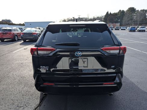 Used 2023 Toyota RAV4 SE image 6
