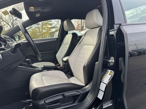 Used 2017 Volkswagen Jetta Sport w/ Jetta Sport Lighting Package image 10