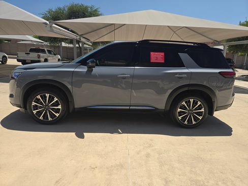 Certified 2026 Nissan Pathfinder Platinum AWD/4WD image 6