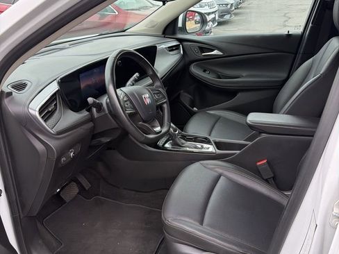 Used 2024 Buick Encore GX Sport Touring image 11