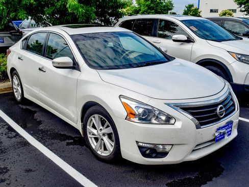 Used 2013 Nissan Altima 2.5 SL w/ 2.5 Moonroof Pkg FWD image 4