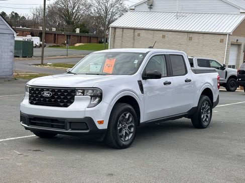 Used 2025 Ford Maverick XLT w/ XLT Luxury Package image 4