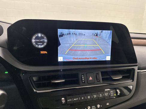 Certified 2025 Lexus ES 350 w/ Premium Package FWD image 25