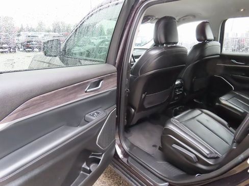 Used 2022 Jeep Grand Cherokee L Limited image 19