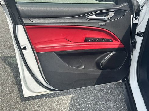 Used 2019 Alfa Romeo Stelvio AWD image 10