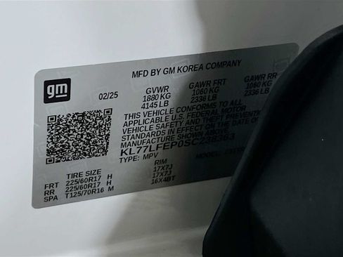 Used 2025 Chevrolet Trax LS FWD image 30