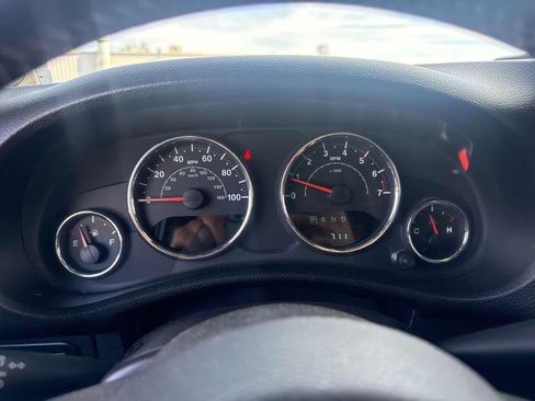 Used 2014 Jeep Wrangler Unlimited Rubicon w/ Connectivity Group image 19