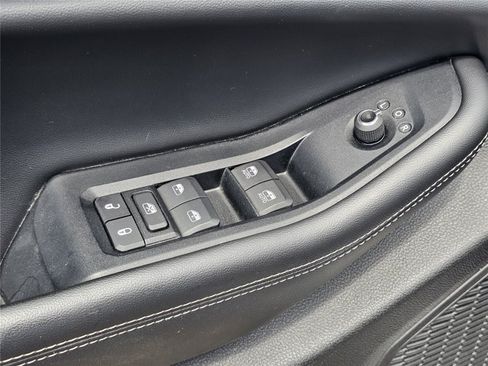 Used 2024 Jeep Grand Cherokee Altitude RWD image 31