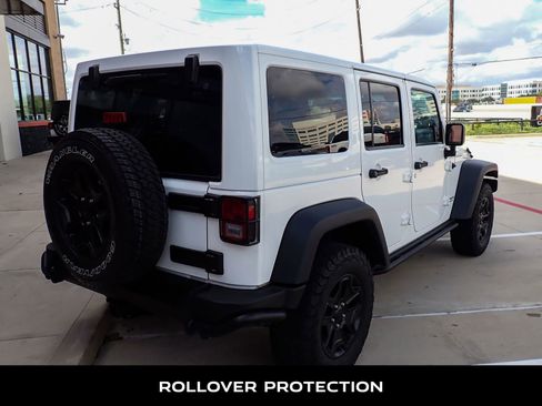 Used 2013 Jeep Wrangler Unlimited Sahara image 9