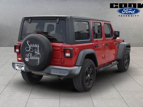 Used 2018 Jeep Wrangler Unlimited Sport S AWD/4WD image 3