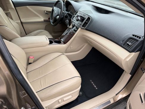Used 2009 Toyota Venza FWD image 10