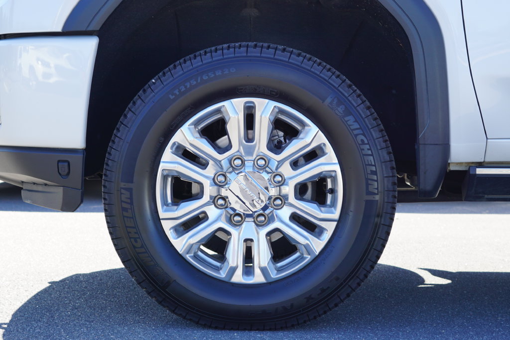 Used 2021 GMC Sierra 3500 Denali w/ Denali Ultimate Package AWD/4WD image 9