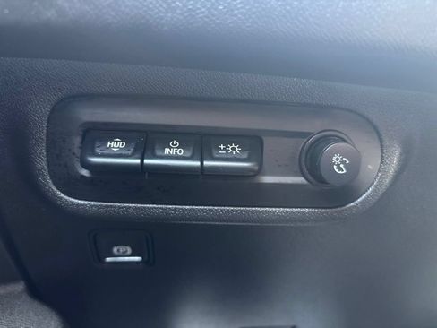 Certified 2022 GMC Terrain AT4 w/ Infotainment Package II AWD/4WD image 19