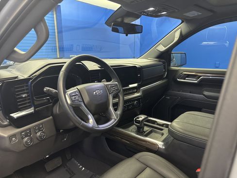 Used 2024 Chevrolet Silverado 1500 LT Trail Boss w/ LT Trail Boss Premium Package image 11