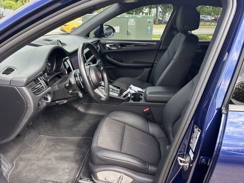 Used 2024 Porsche Macan AWD/4WD image 13