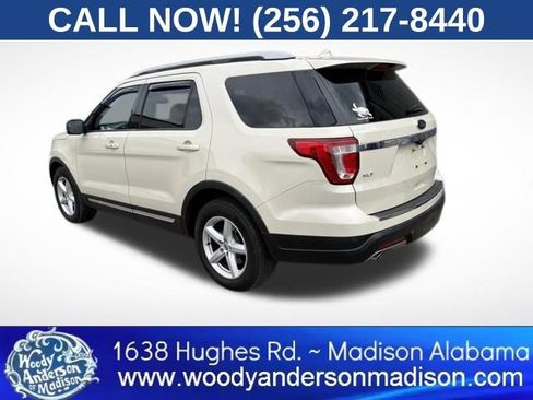 Used 2018 Ford Explorer XLT w/ Equipment Group 202A FWD image 4
