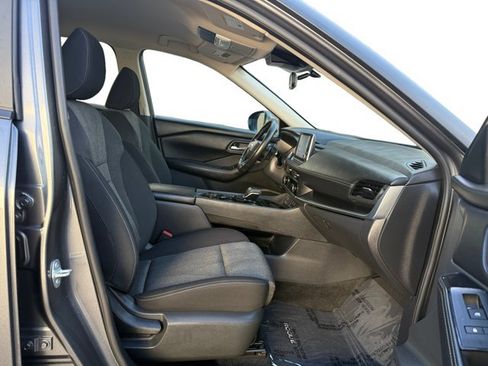 Used 2025 Nissan Rogue SV AWD/4WD image 12