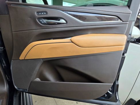 Used 2022 Cadillac Escalade ESV Sport w/ Touring Package image 29