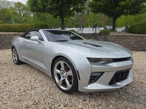 Used 2017 Chevrolet Camaro SS RWD image 1