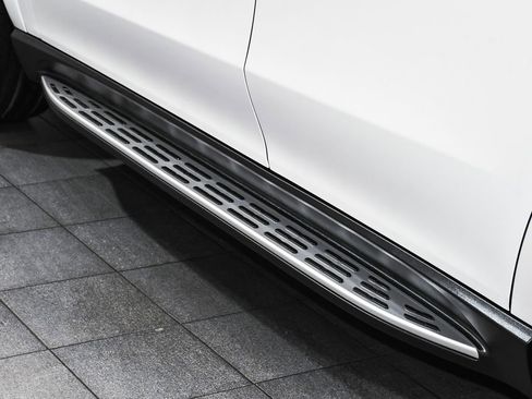 Used 2025 Mercedes-Benz GLE 450e 4MATIC w/ AMG Line Exterior image 83