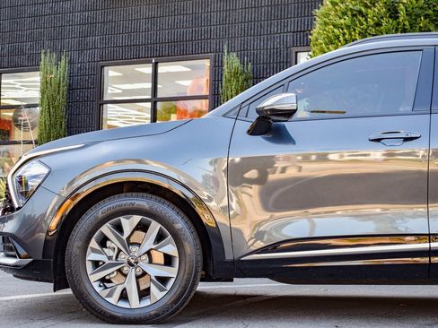 Used 2023 Kia Sportage SX image 9