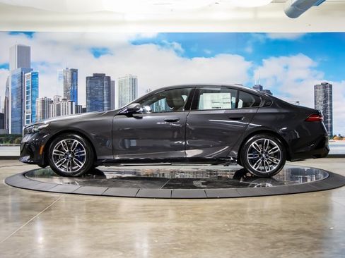 New 2026 BMW 530i xDrive w/ M Sport Package image 6