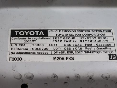 Certified 2022 Toyota Corolla Cross XLE AWD/4WD image 29