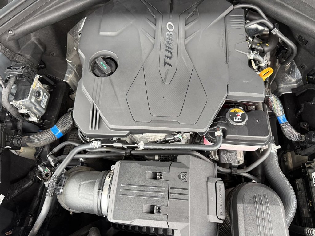Used 2025 Genesis GV70 2.5T AWD/4WD image 32