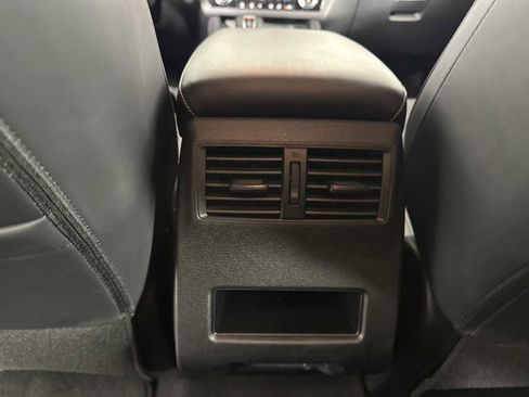 Used 2024 Mitsubishi Outlander SE image 27