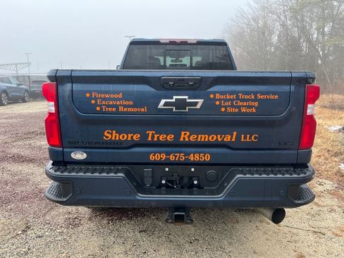 Used 2023 Chevrolet Silverado 2500 LTZ w/ LTZ Plus Package image 9