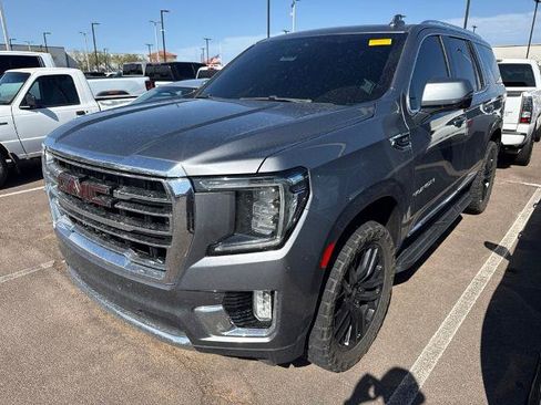 Used 2021 GMC Yukon SLT w/ SLT Premium Package AWD/4WD image 2