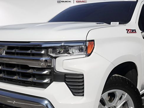 Used 2026 Chevrolet Silverado 1500 LTZ AWD/4WD image 3