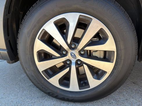 Used 2024 Subaru Outback Premium image 8