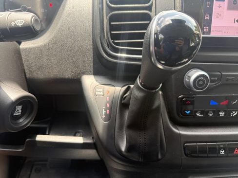Used 2025 RAM ProMaster 2500 w/ Convenience Group FWD image 28