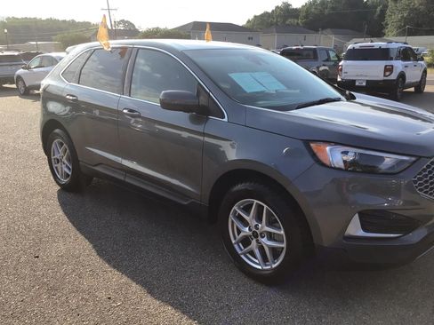 Used 2024 Ford Edge SEL AWD/4WD image 9