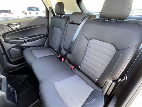 Certified 2022 Ford Edge SE image 19
