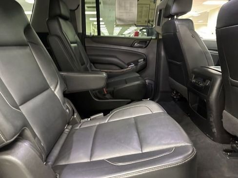 Used 2020 Chevrolet Suburban LT image 16