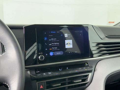 Used 2025 Toyota Camry SE image 22