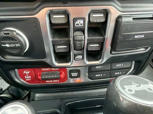 Used 2020 Jeep Wrangler Unlimited Rubicon AWD/4WD image 35