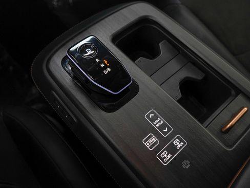 Used 2023 Nissan Ariya AWD image 21